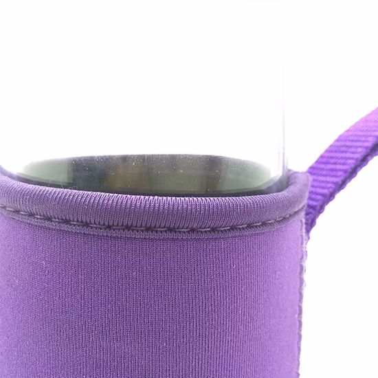 El neopreno modificado para requisitos particulares al por mayor aisló la manga del refrigerador de la botella de agua de cristal de la lata